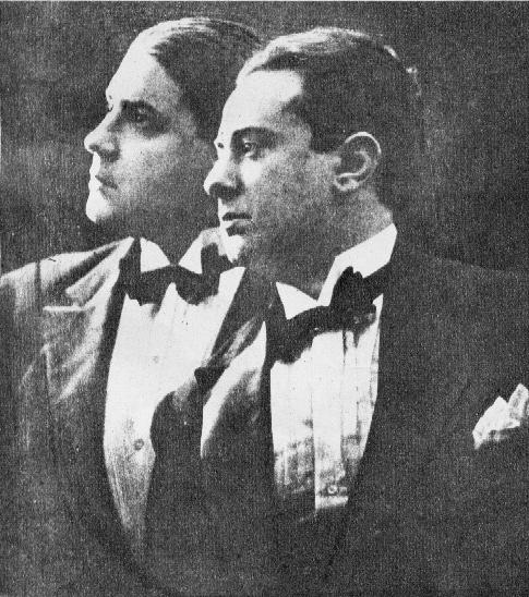 Carlos Gardel — Carlos Gardel junto a José Razzano en una fotografía de época.