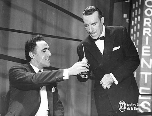 Edmundo Rivero — Edmundo Rivero junto al animador Adolfo Garcia Grau en el programa "Tango" de Canal 7, 1962