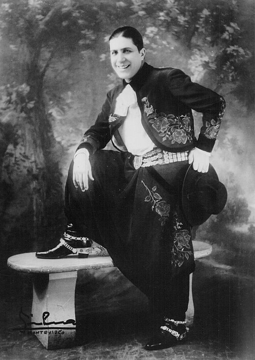 Carlos Gardel — Carlos Gardel en París, 1923