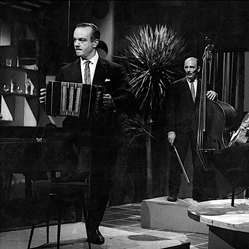 Astor Piazzolla — Piazzolla con su orquesta en Canal 13, 1962.