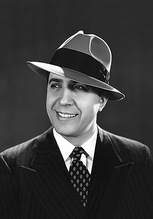Carlos Gardel — Retrato del cantante y compositor de tango Carlos Gardel.