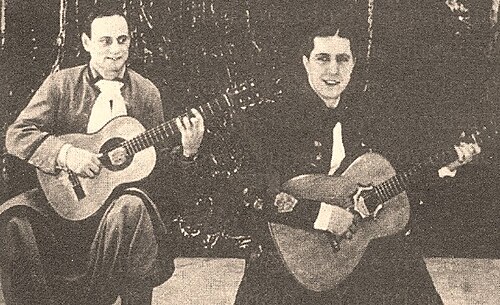 Carlos Gardel — Carlos Gardel junto a su guitarrista Ángel Domingo Riverol